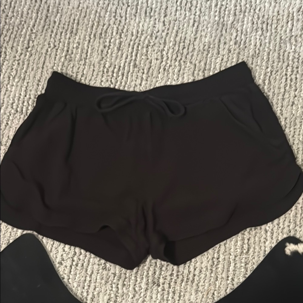 Womens size XS black SO shorts (with pockets!!!!)